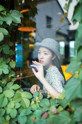 亭亭玉立四月天月色阑珊处情已晚